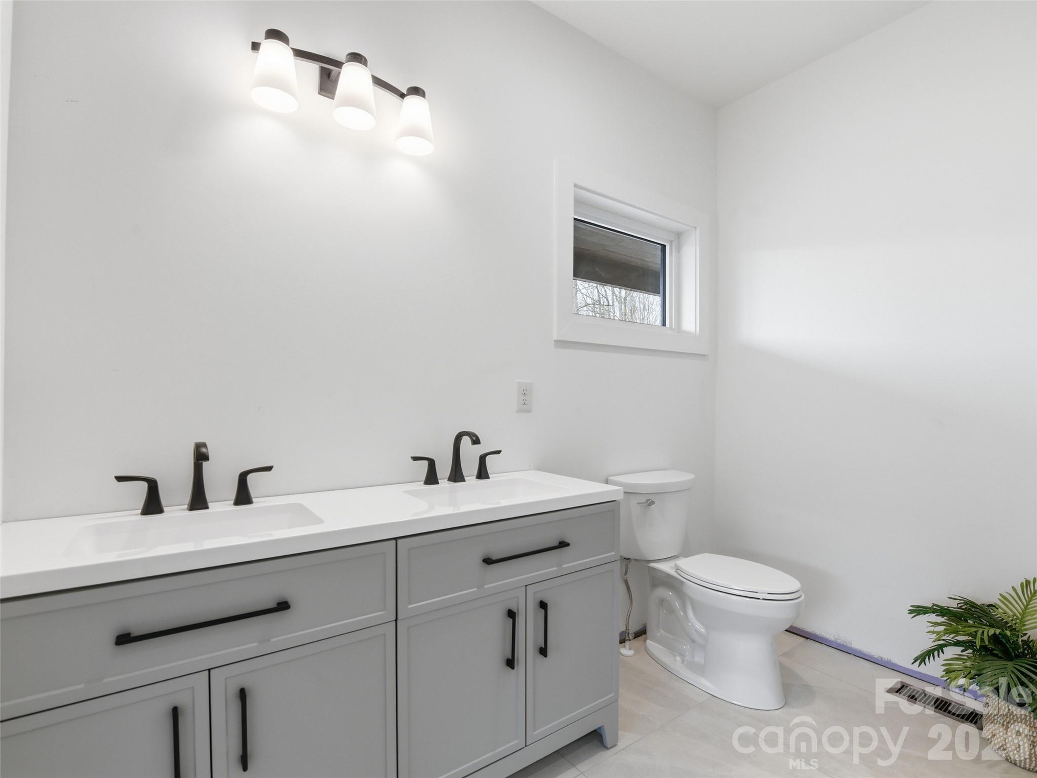 The Ridge At Irontree - Residential