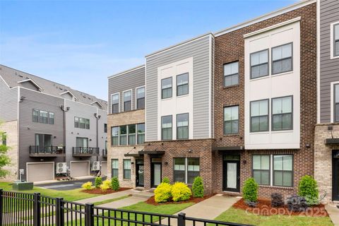 3748 Ellington Street Charlotte NC 28211