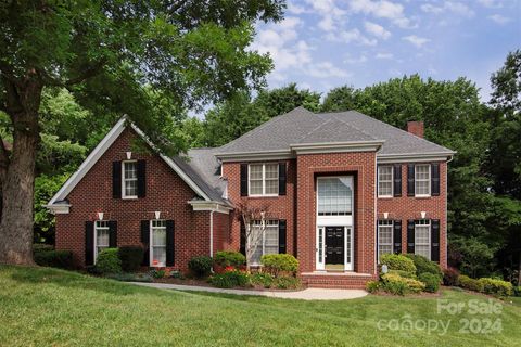 Single Family Residence in Charlotte NC 1408 Bershire Lane.jpg