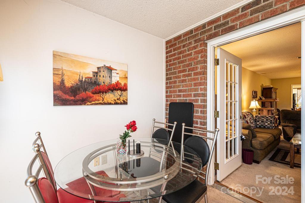 Colony Square - Residential