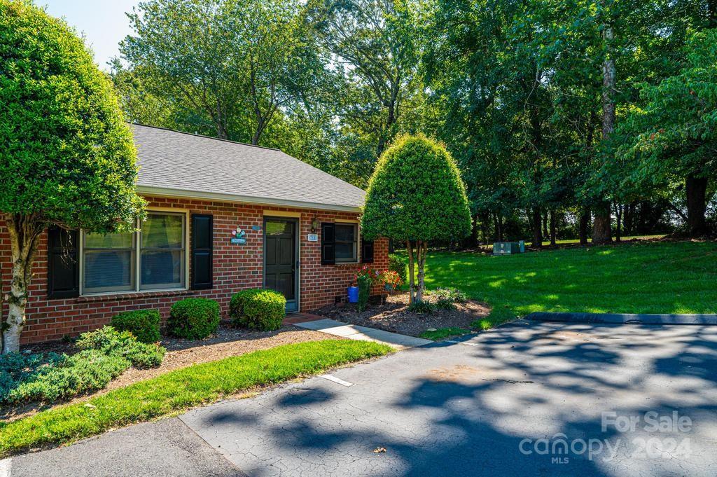 Colony Square - Residential