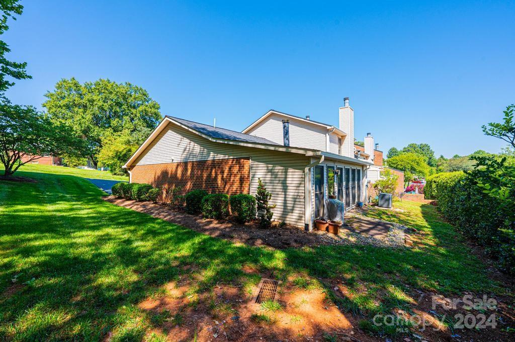 Colony Square - Residential