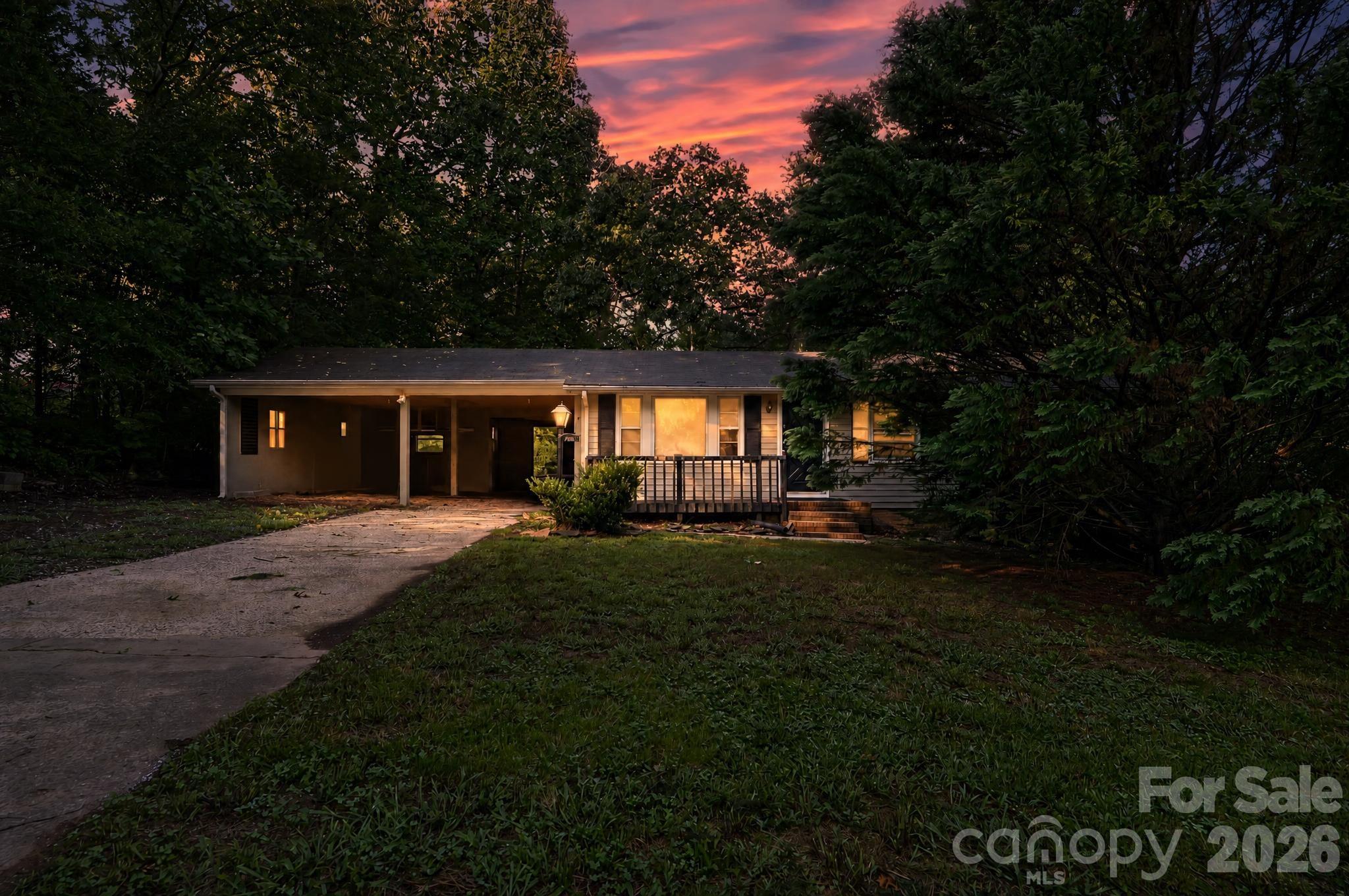 607 Texas Trail, Dallas, NC, 28034