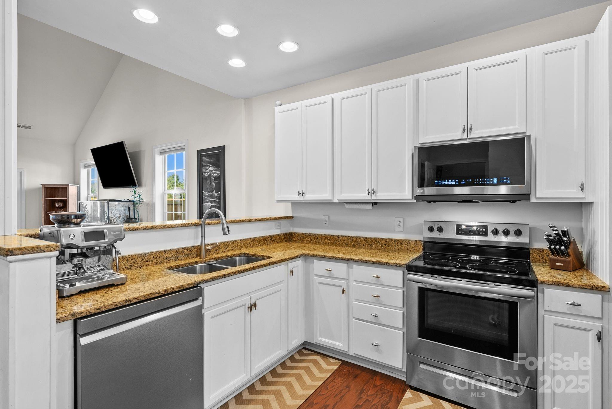 Maple Trace - Residential