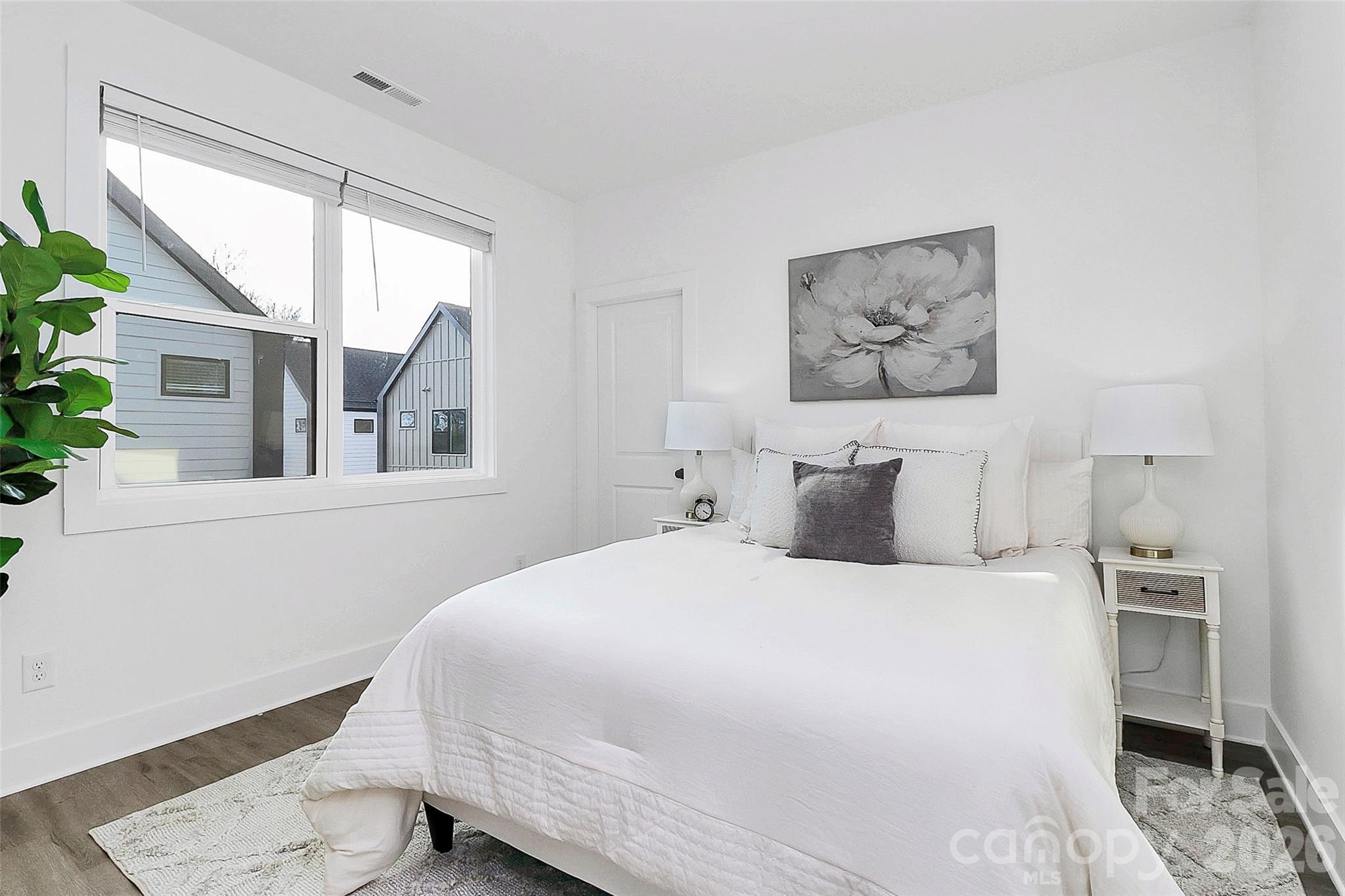 Residences at Oakview - Residential