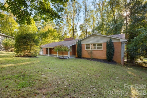 Photo of 32 Oak Forest Drive, Asheville, NC 28803 (MLS # 4433180)