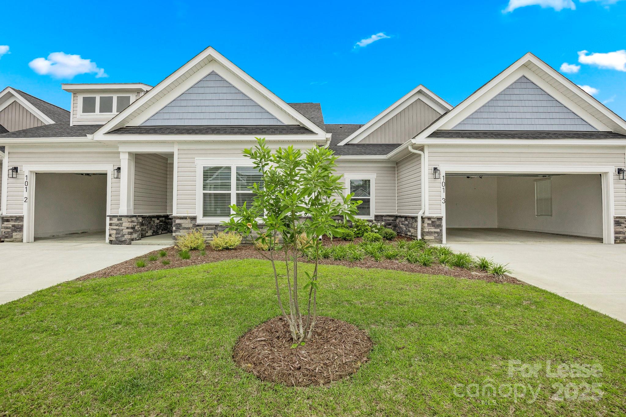 Mooresville, North Carolina 28117, United States, 2 Bedrooms Bedrooms, ,2 BathroomsBathrooms,Residential,Active,229576