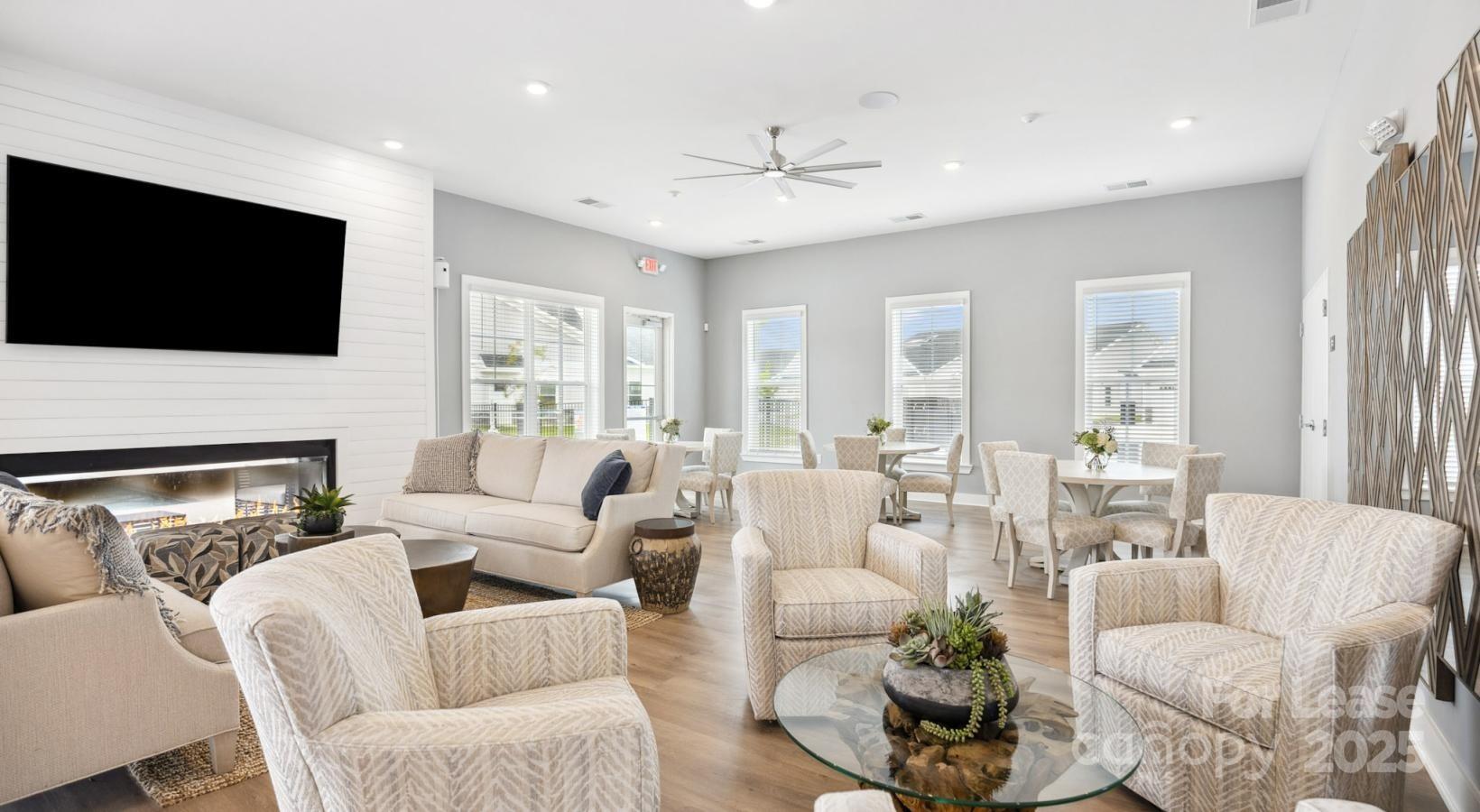 Mooresville, North Carolina 28117, United States, 2 Bedrooms Bedrooms, ,2 BathroomsBathrooms,Residential,Active,229576