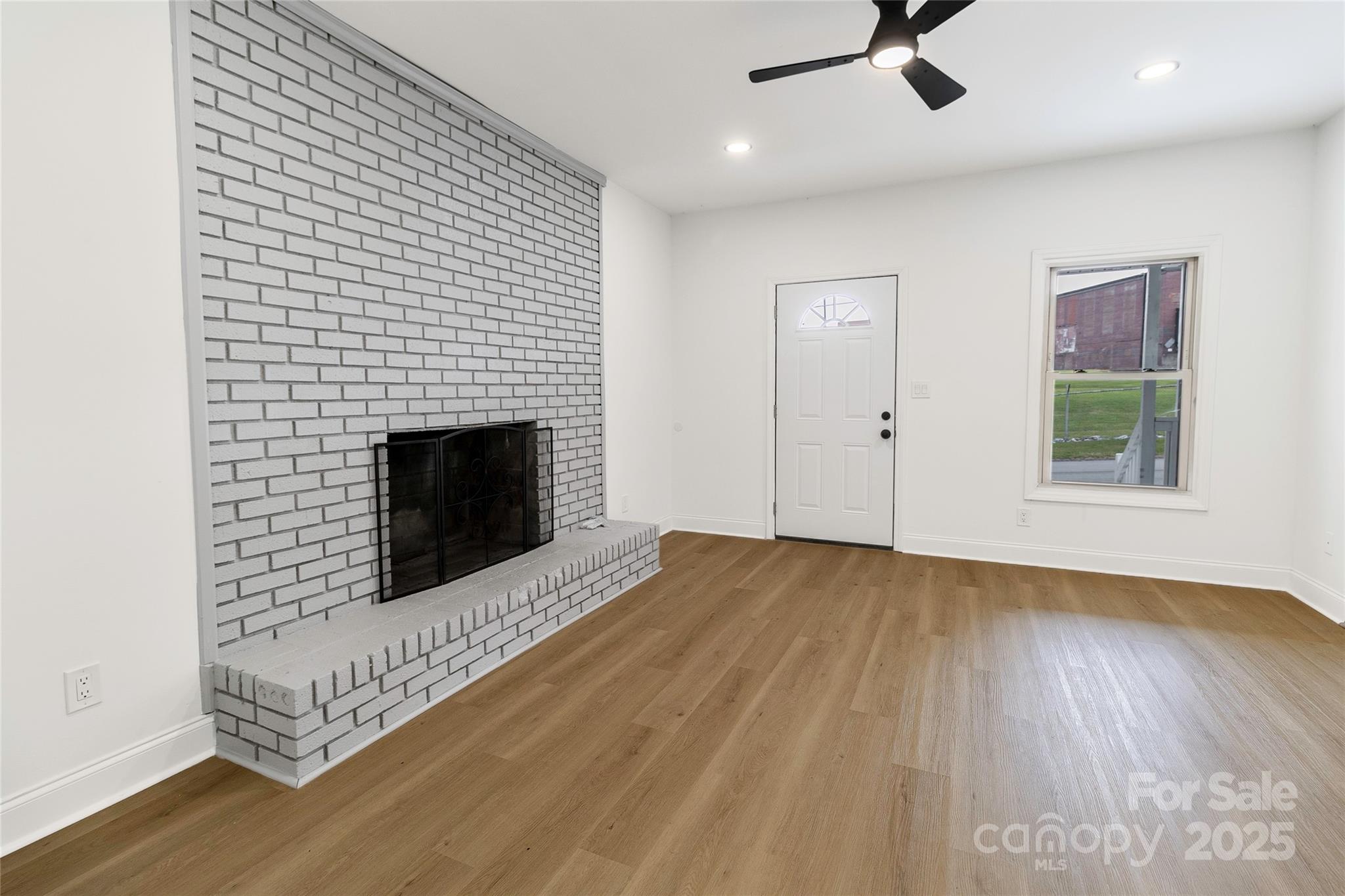 501 N Apple Street 103