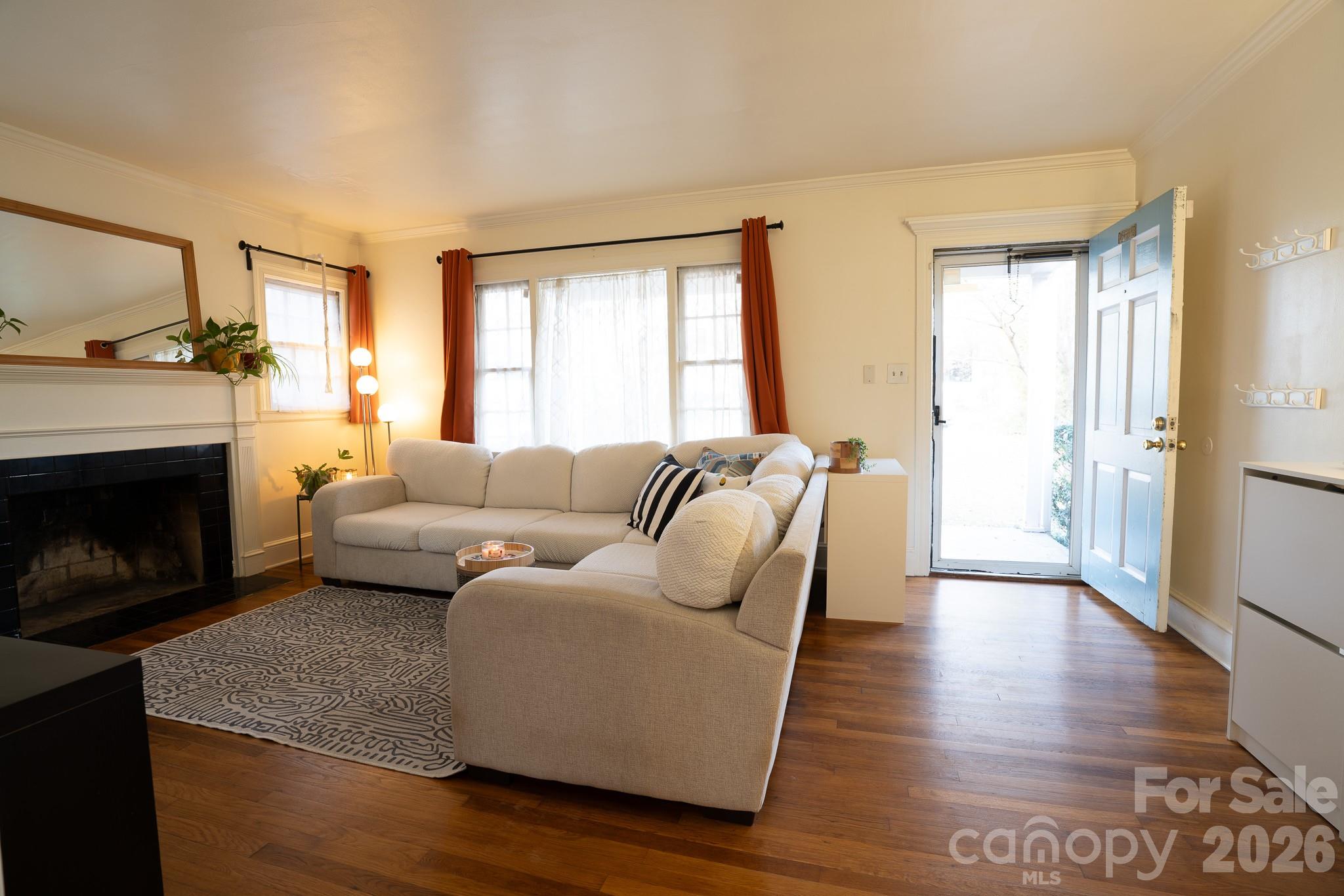 2640 Chesterfield Avenue