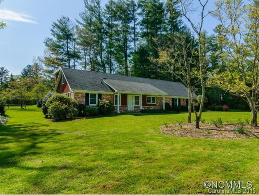 Perfect home for growing up, showing off, or just slowing down. Great ranch in desirable golf course community, 5 min. to town. Gorgeous wood floors, including peg and plank hardwoods, master on main, large garage, screened porch in rear to enjoy the birds and soak in the seasons. Serene, peaceful setting on one of best level landscaped lots in the area.