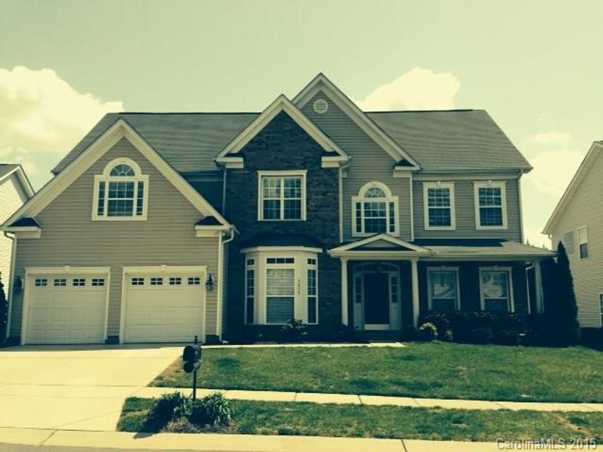 WELCOME HOME~~Location~~Livability~~Transitional 2-Story 5 Bedroom Home In Demere Neighborhood! Stunning Two-Story Foyer W/ Beautiful Curved Staircase. Spacious Open Kitchen with Desk, Island & Upgraded Finishes. Great Room Boasts Fireplace W/Gas Logs & Rear Stairs. Owners Suite is a Sanctuary with Sitting Room, Trey Ceiling, On-Suite Bath W/Garden Tub, Separate Shower, Huge Walk-In Closet and Tile Floors! Large Bonus Room or 5th Bedroom. Enjoy the private back yard w/fenced yard and patio.