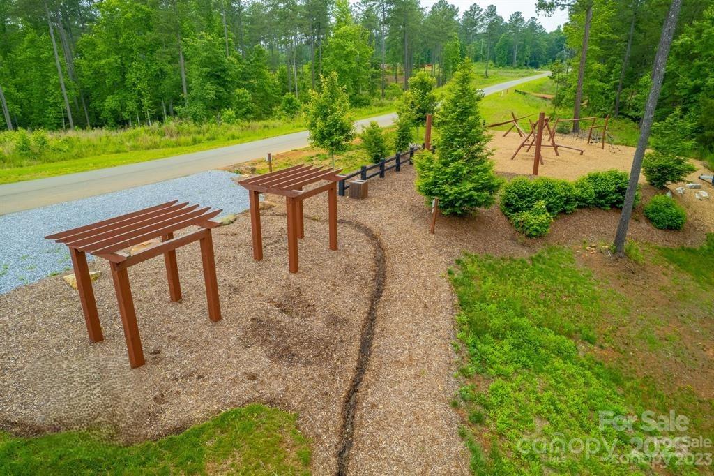 The Waterfront Club - Land