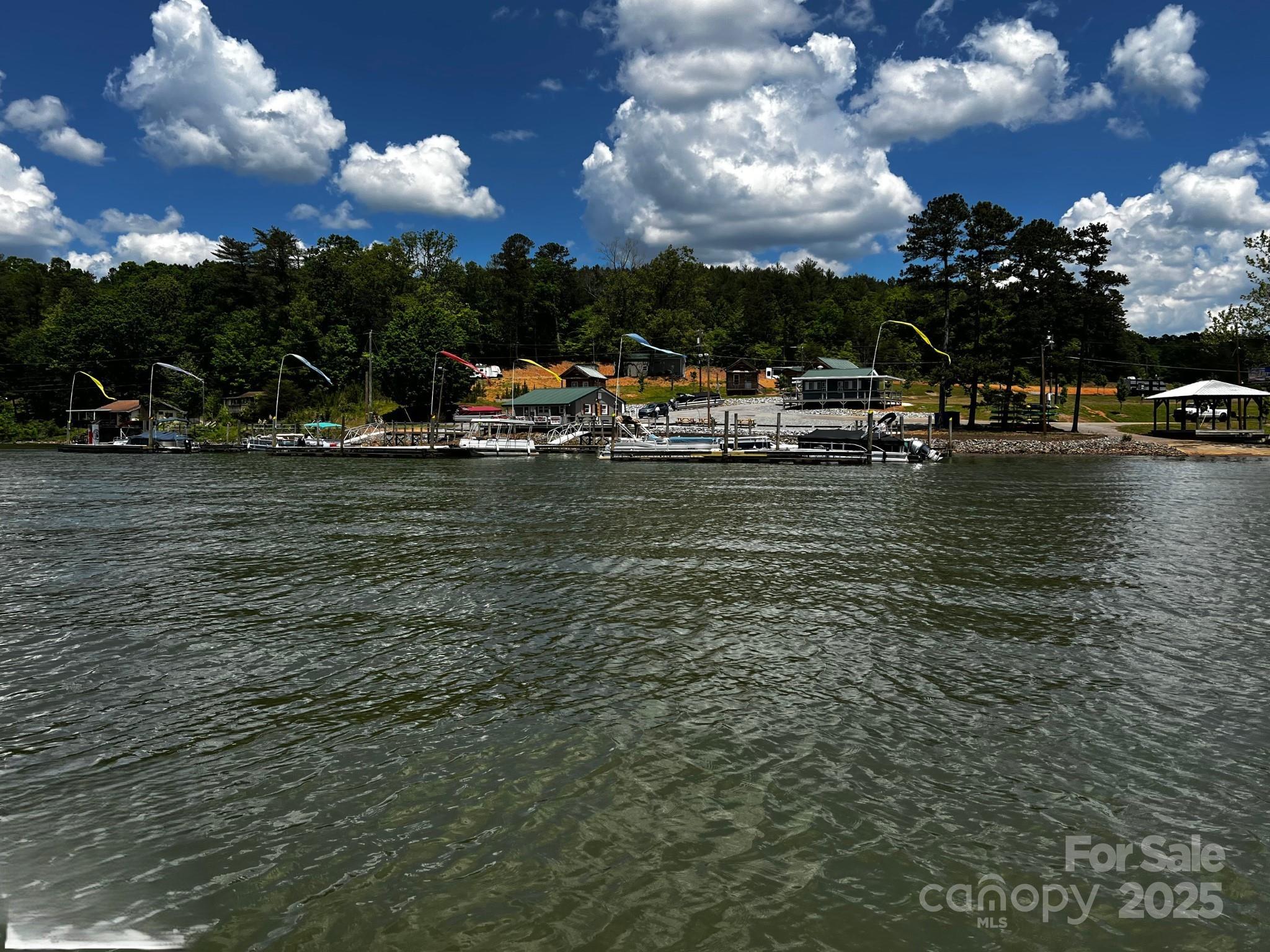 The Waterfront Club - Land