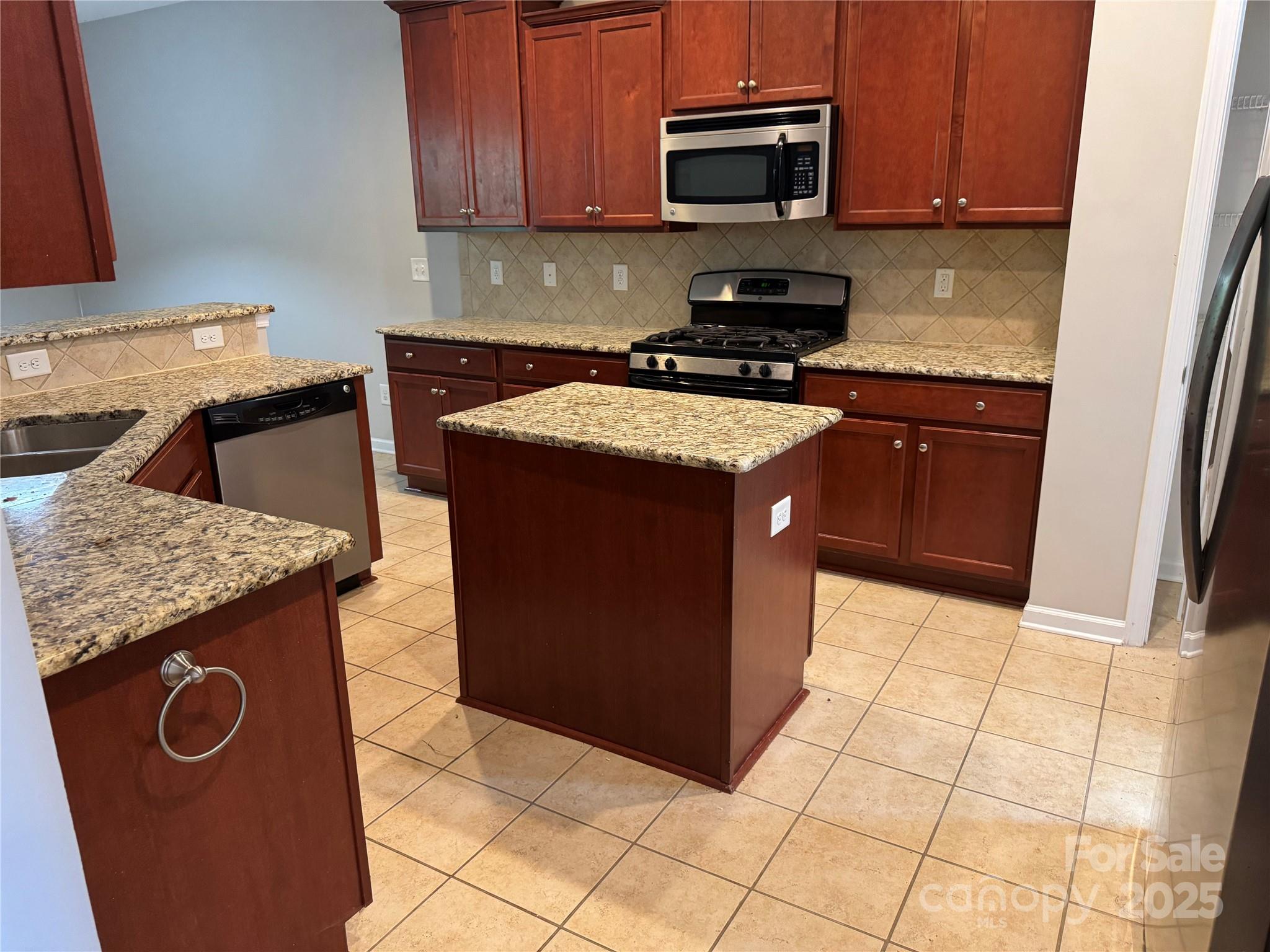 7108 Kinley Commons Lane