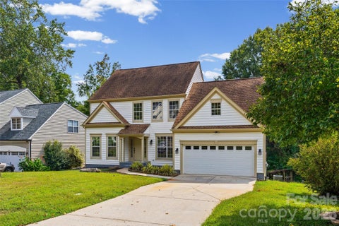 Photo of 105 Lyman Oak Court, Fort Mill, SC 29715 (MLS # 4427838)
