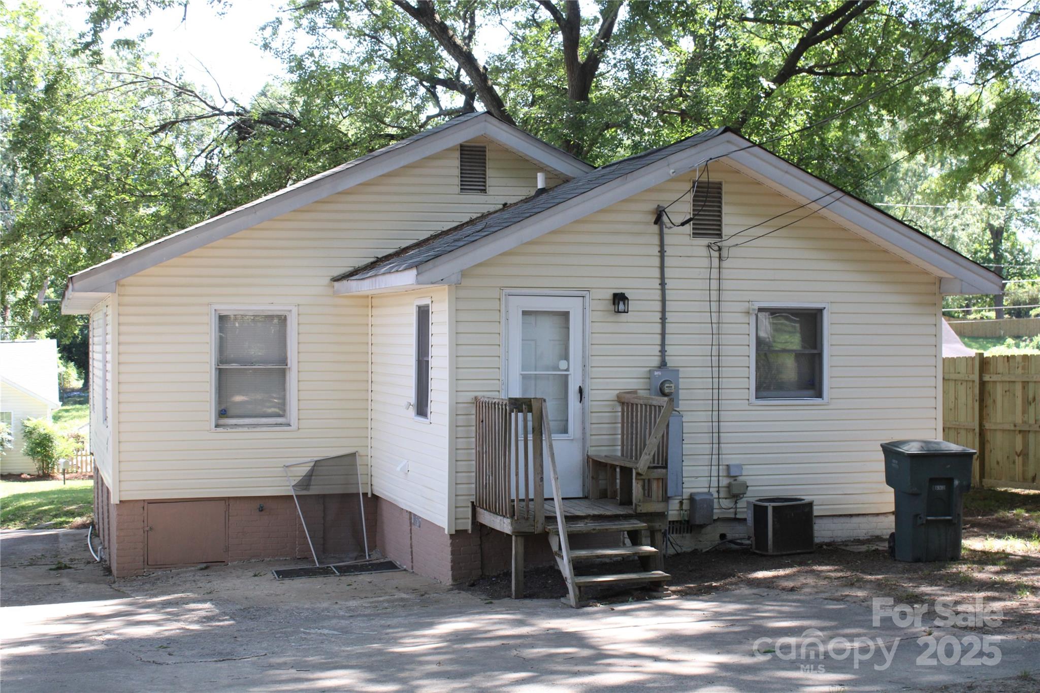 606 E 4th Avenue