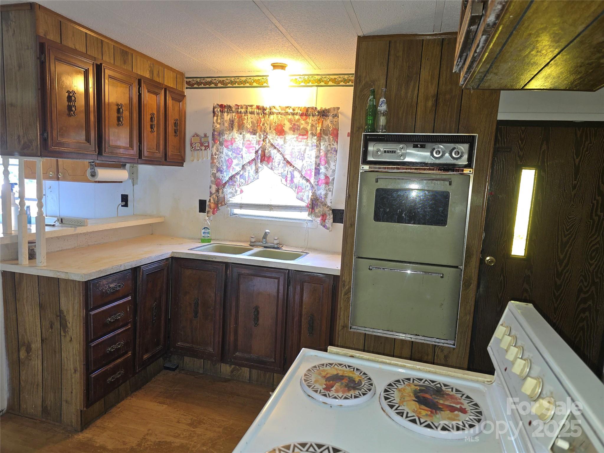 5570 Richfield Road