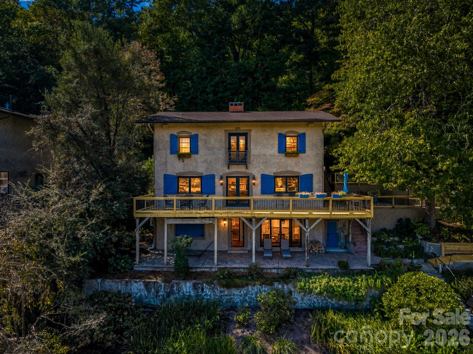 325 Tryon Bay Circle