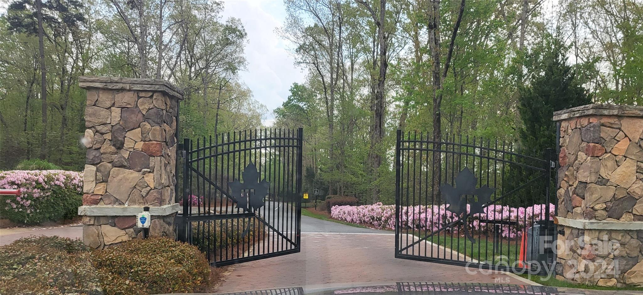Tree Tops - Residential