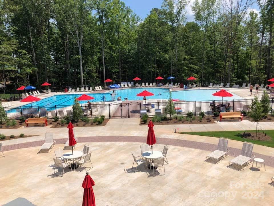 Tree Tops - Residential