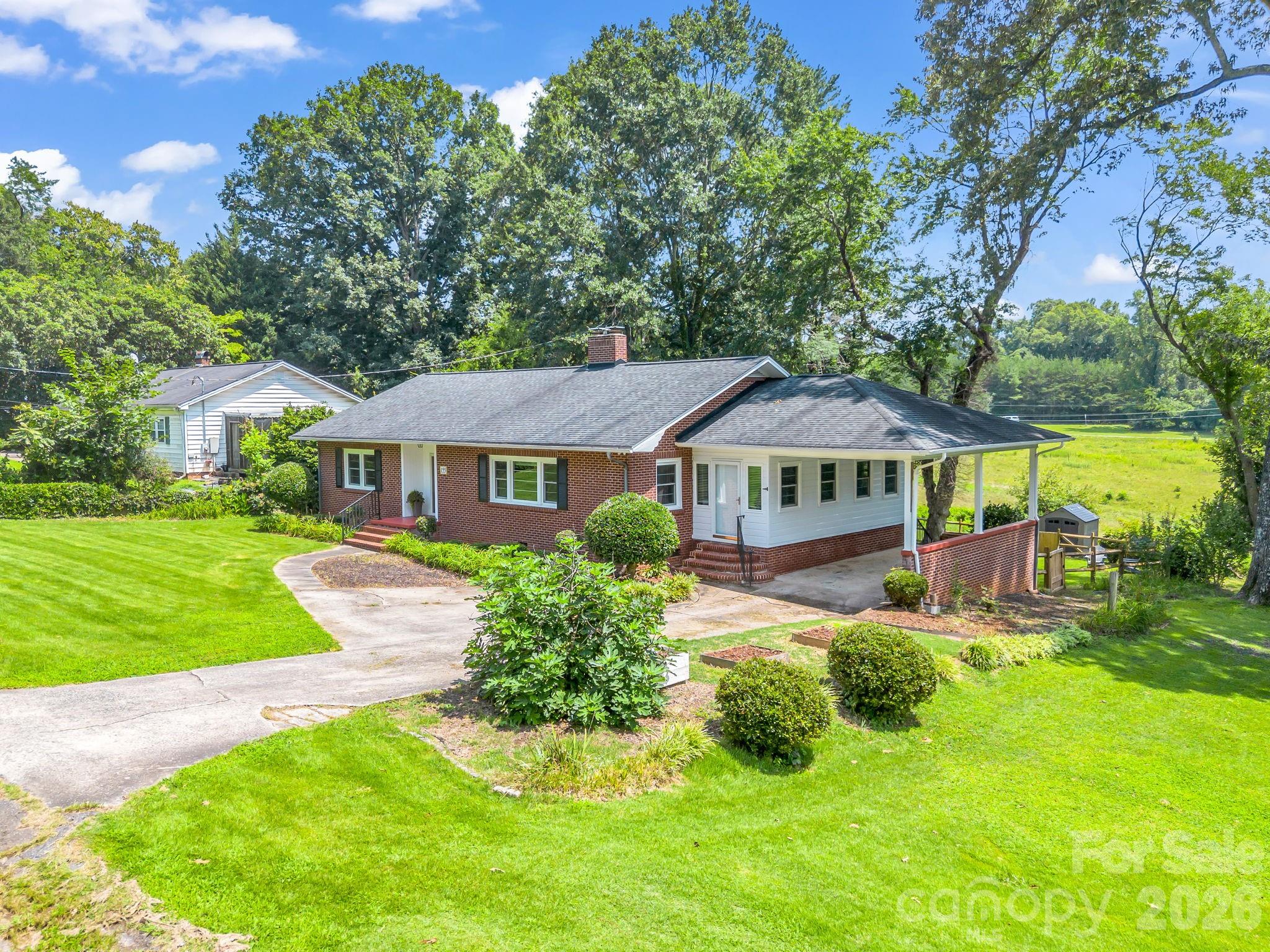 155 Fernwood Circle
