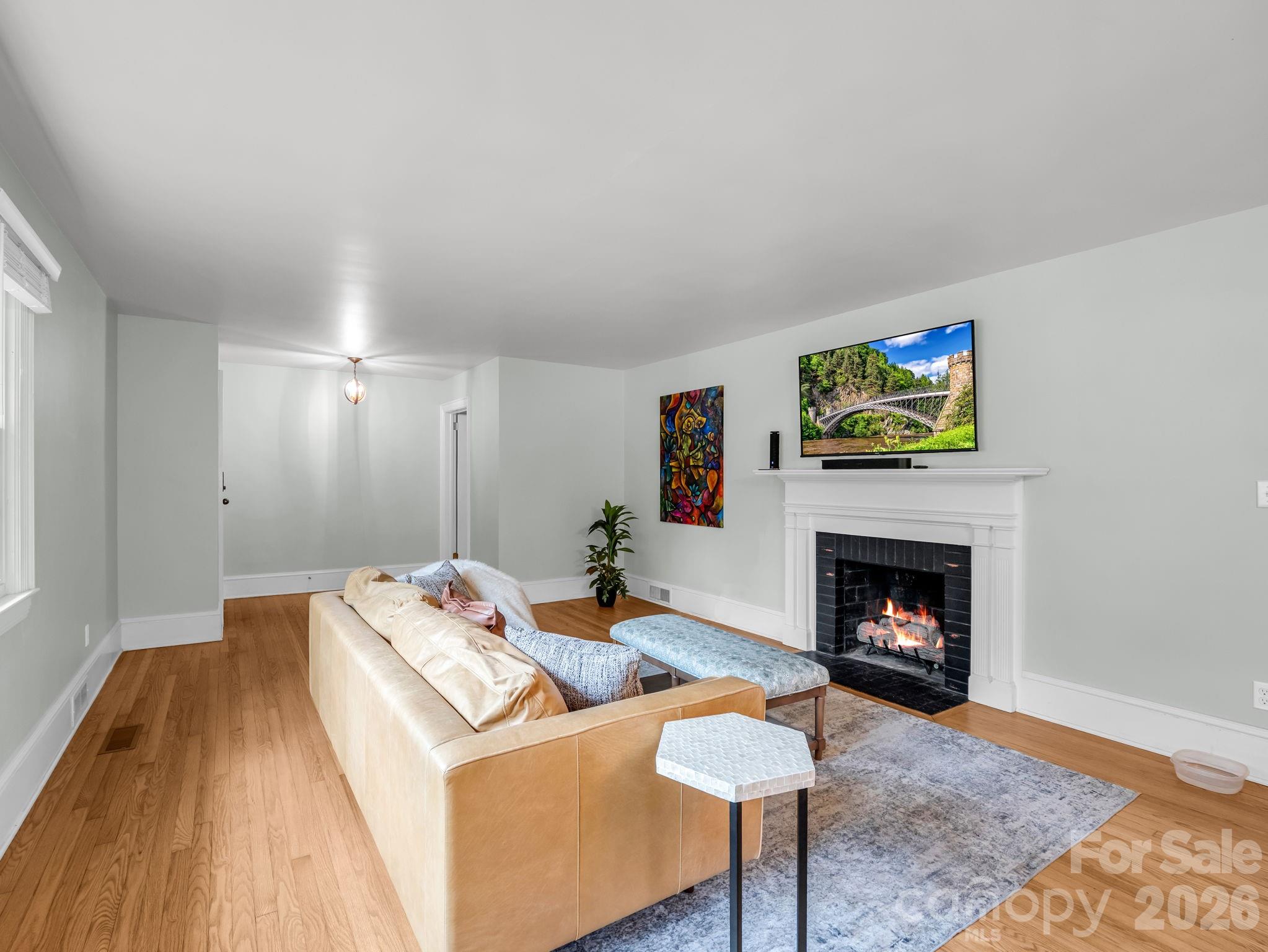 155 Fernwood Circle