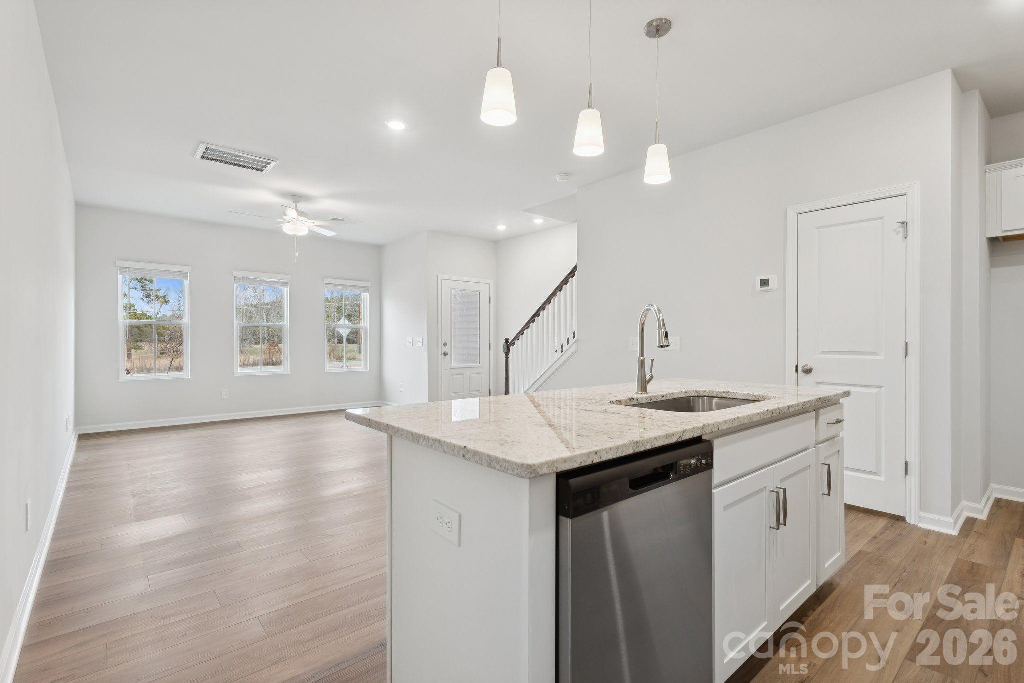 4628 Lakeview Road 5