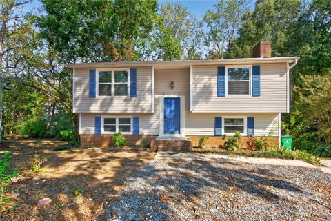 Photo of 5011 Forest Mountain Court, Charlotte, NC 28227 (MLS # 4436173)