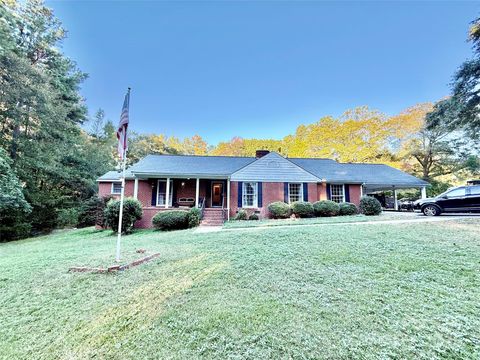 43 Pinecrest Avenue Great Falls SC 29055