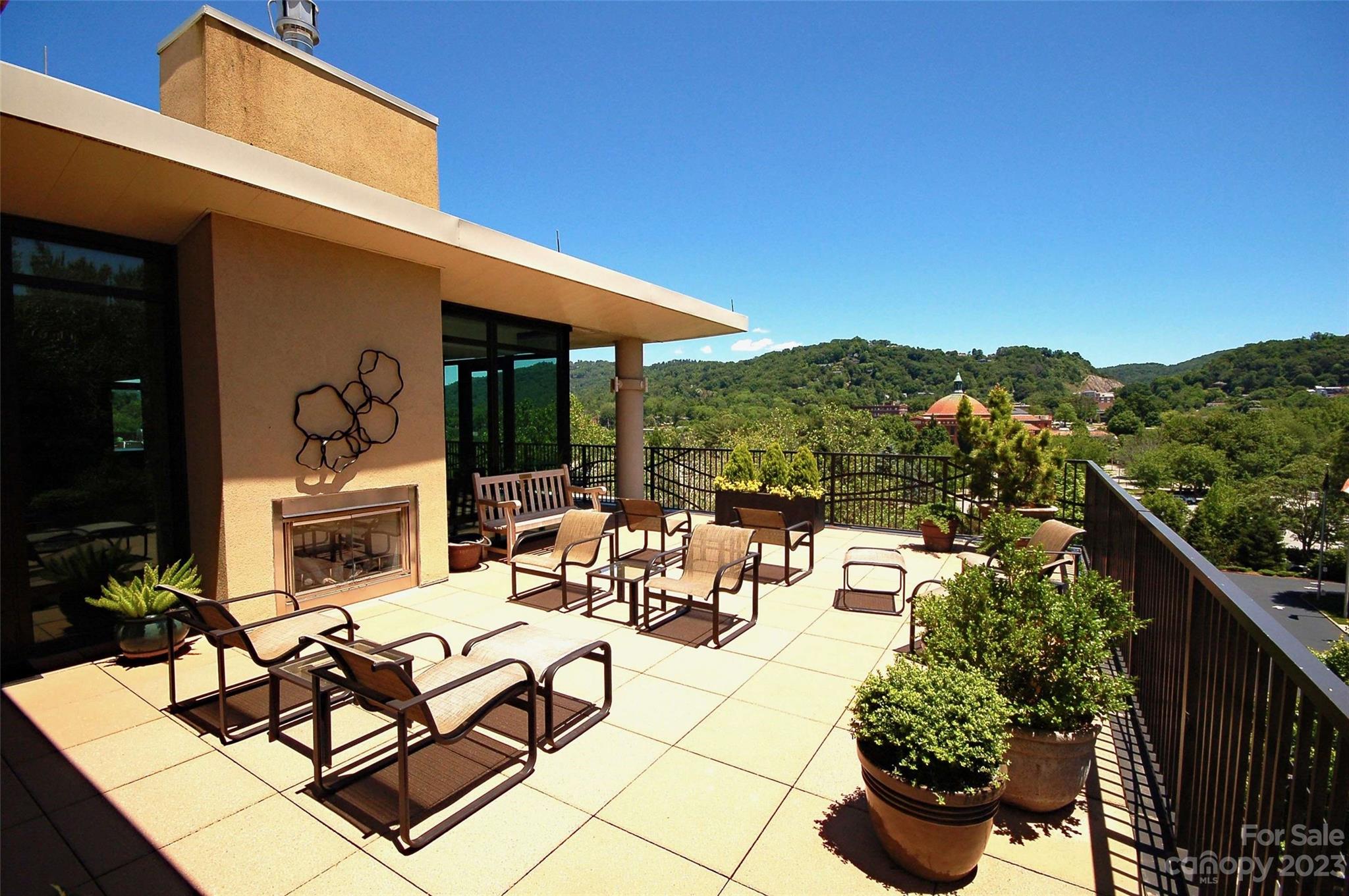 60 North Market - Residential