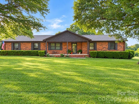 Photo of 117 Oak Hill Lane, Statesville, NC 28625 (MLS # 4432753)