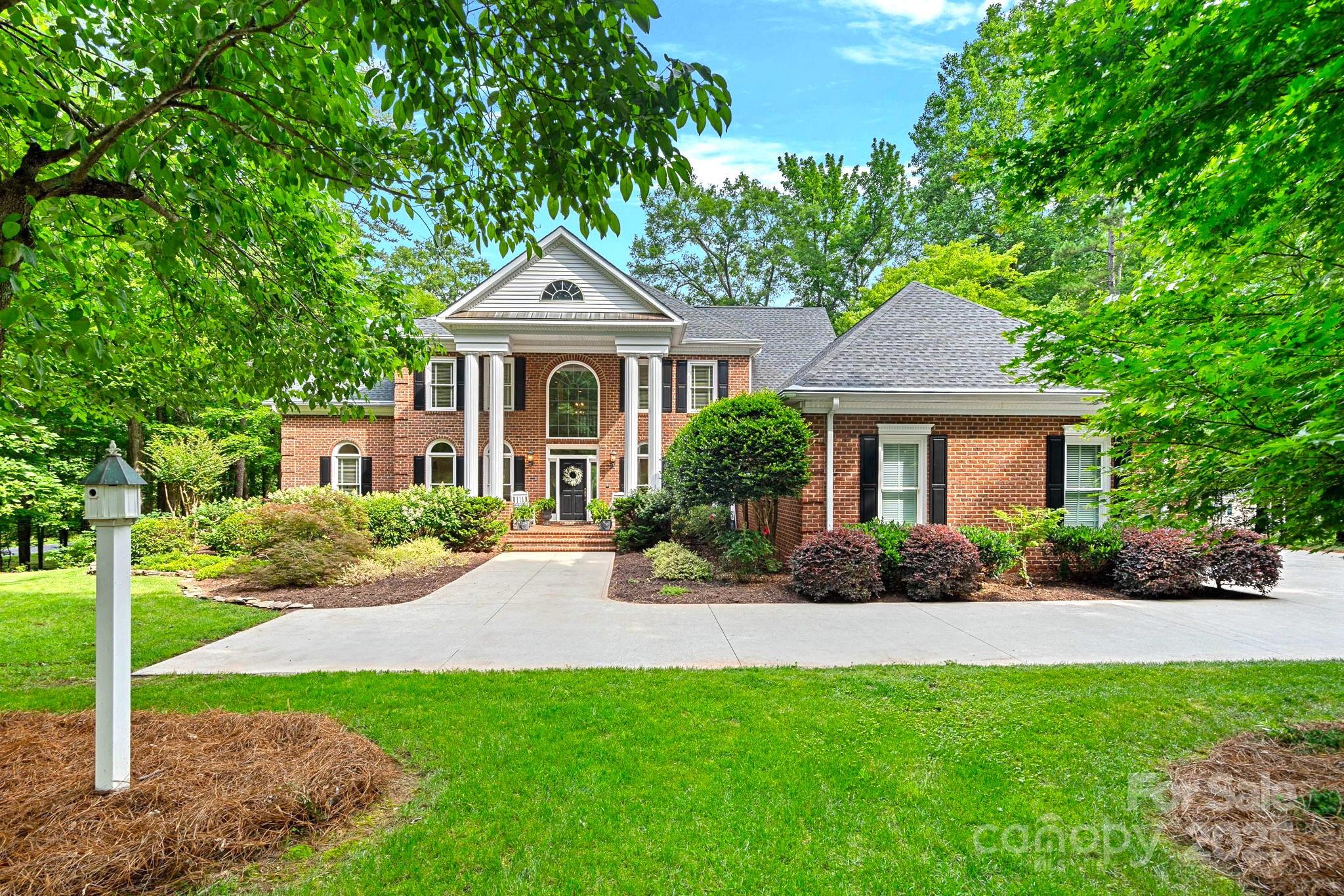 1317 Longleaf Court