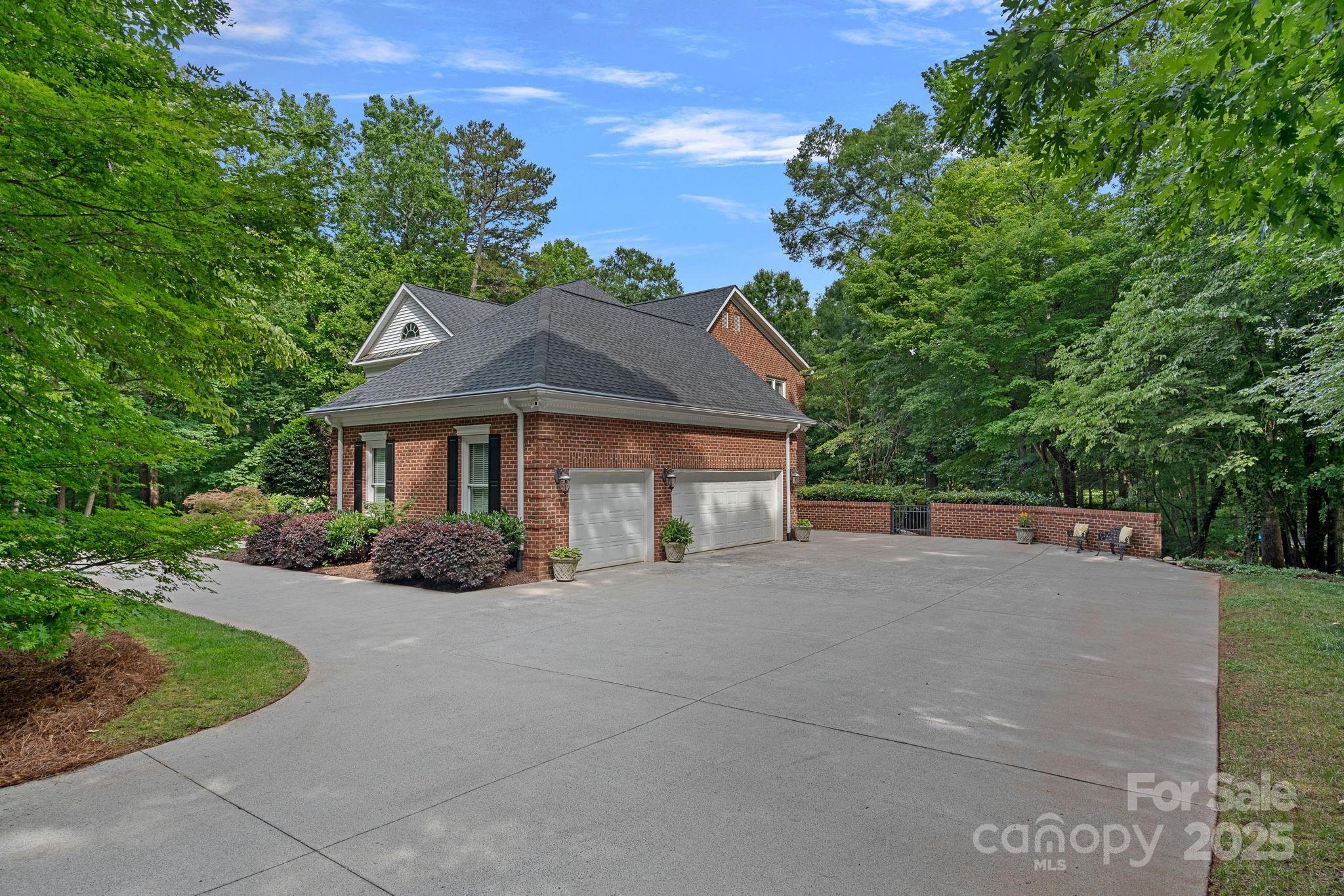 1317 Longleaf Court