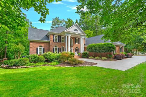 Photo of 1317 Longleaf Court, Matthews, NC 28104 (MLS # 4270889)