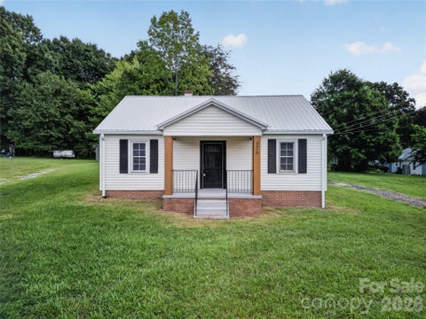 Photo of 2318 32nd Street NE, Hickory, NC 28601 (MLS # 4414156)