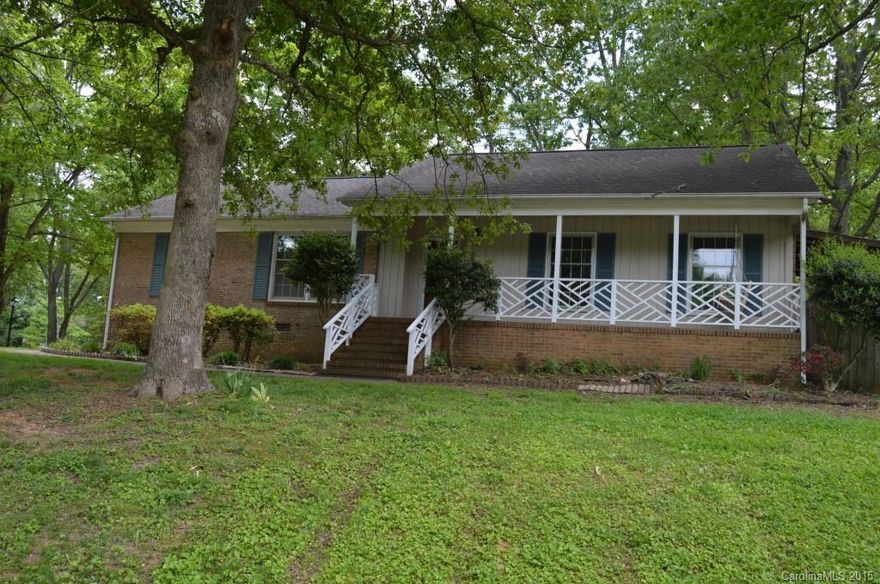 Nice one story home on corner lot with upgraded kitchen. Granite counter tops in kitchen and baths, New carpet, laminate floors and ceramic floors. Den and living room, a plus. Nice fenced back yard with patio. Convenient location. Close to schools!
