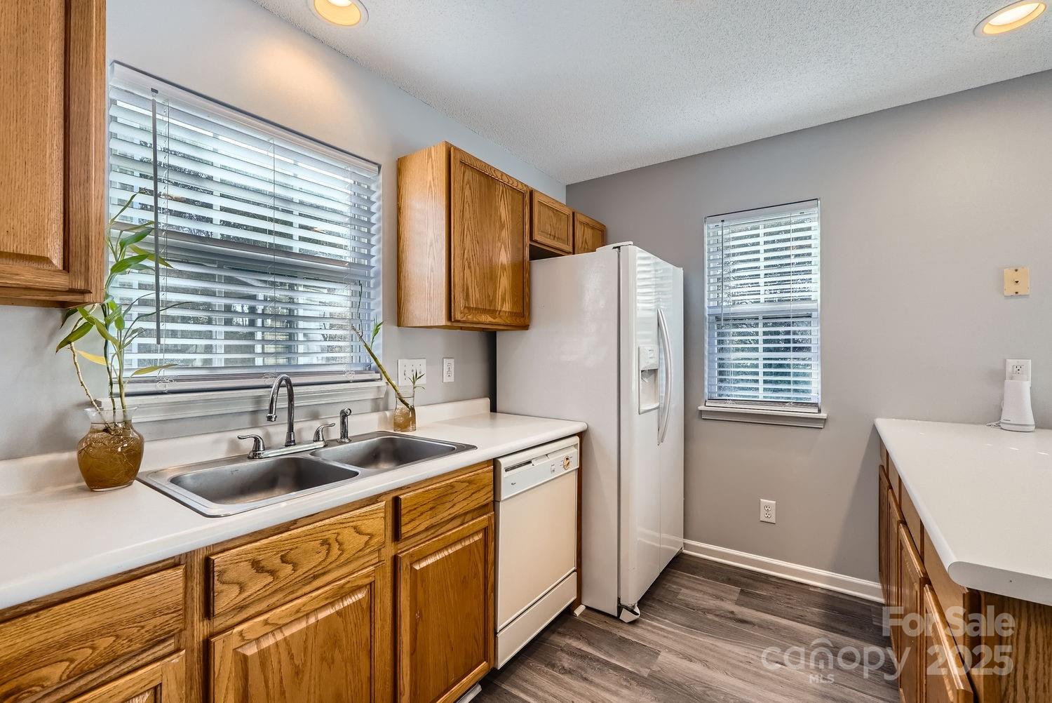 The Landing at Hickory Grove - Residential