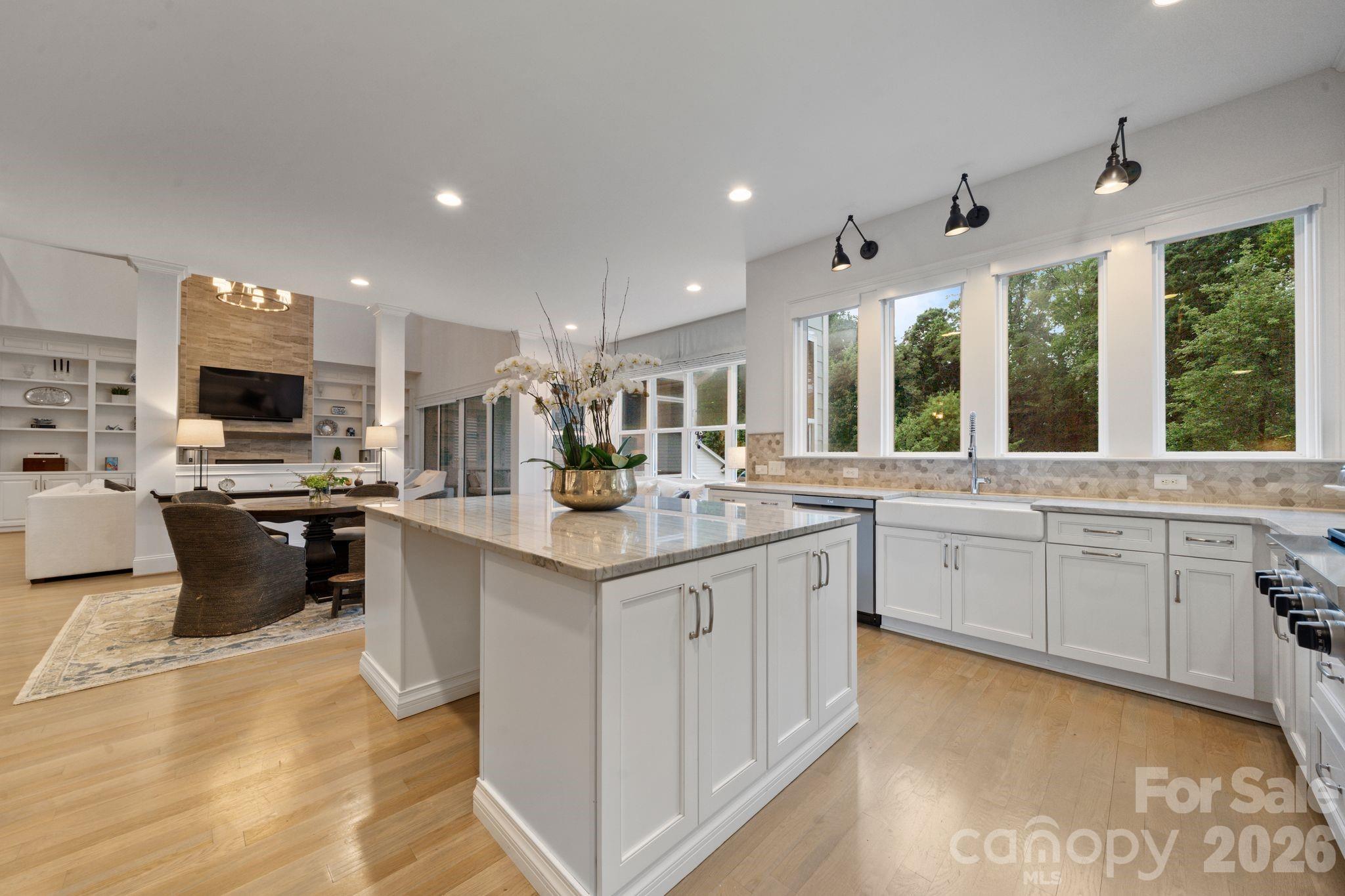 200 Seven Oaks Landing