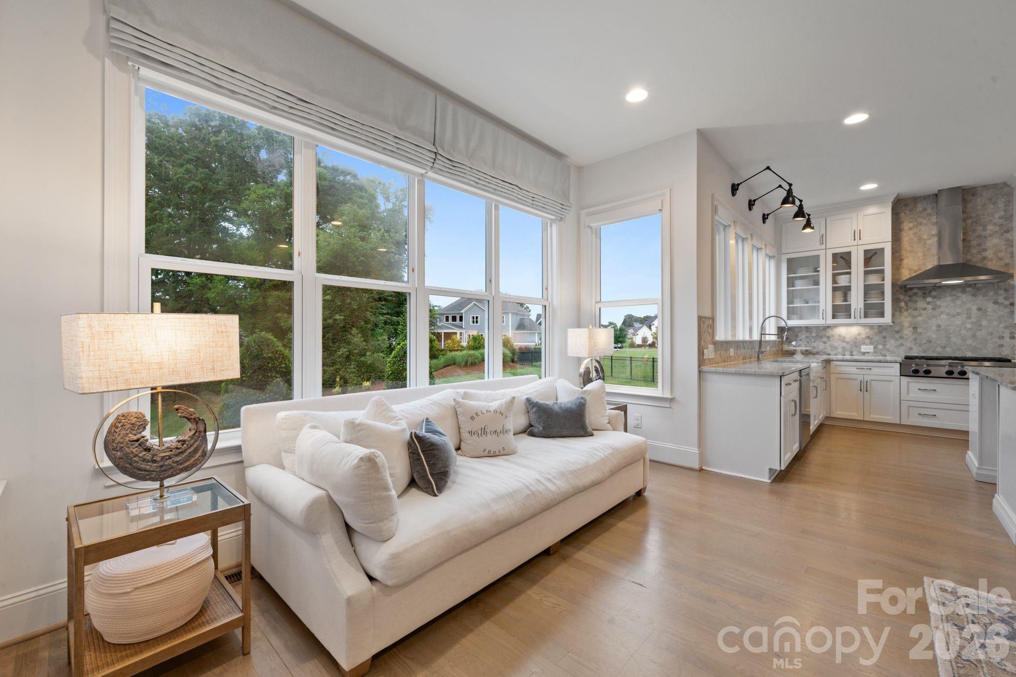200 Seven Oaks Landing