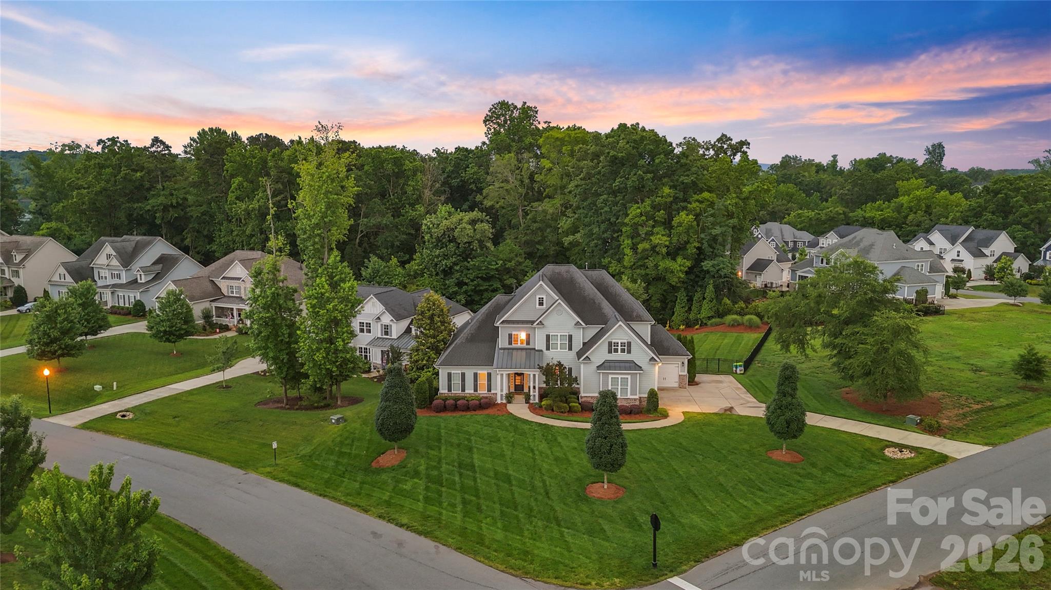200 Seven Oaks Landing