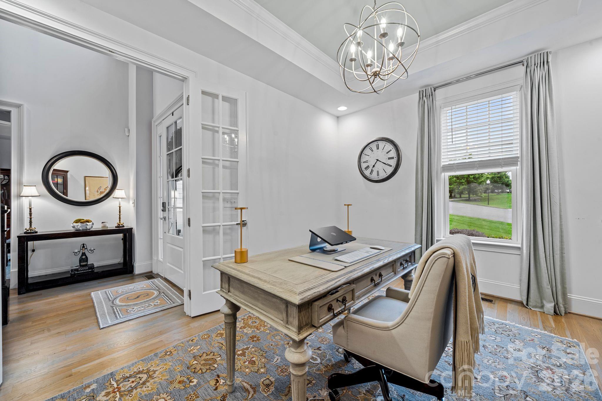 200 Seven Oaks Landing