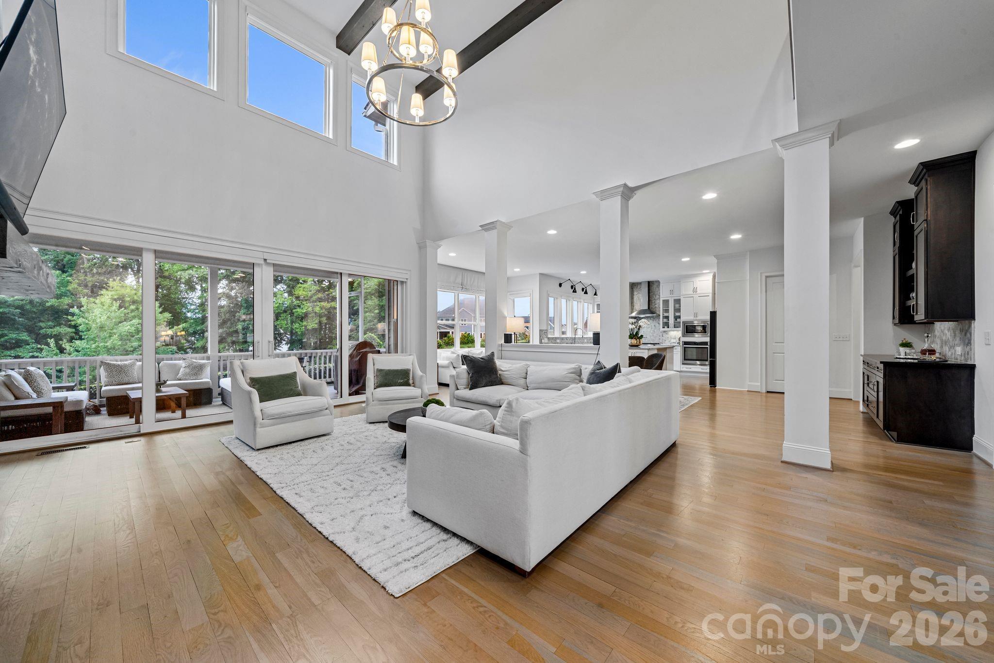 200 Seven Oaks Landing