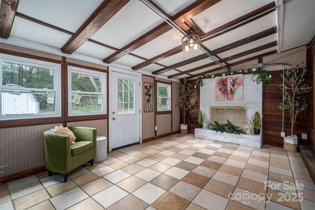 listing image 0