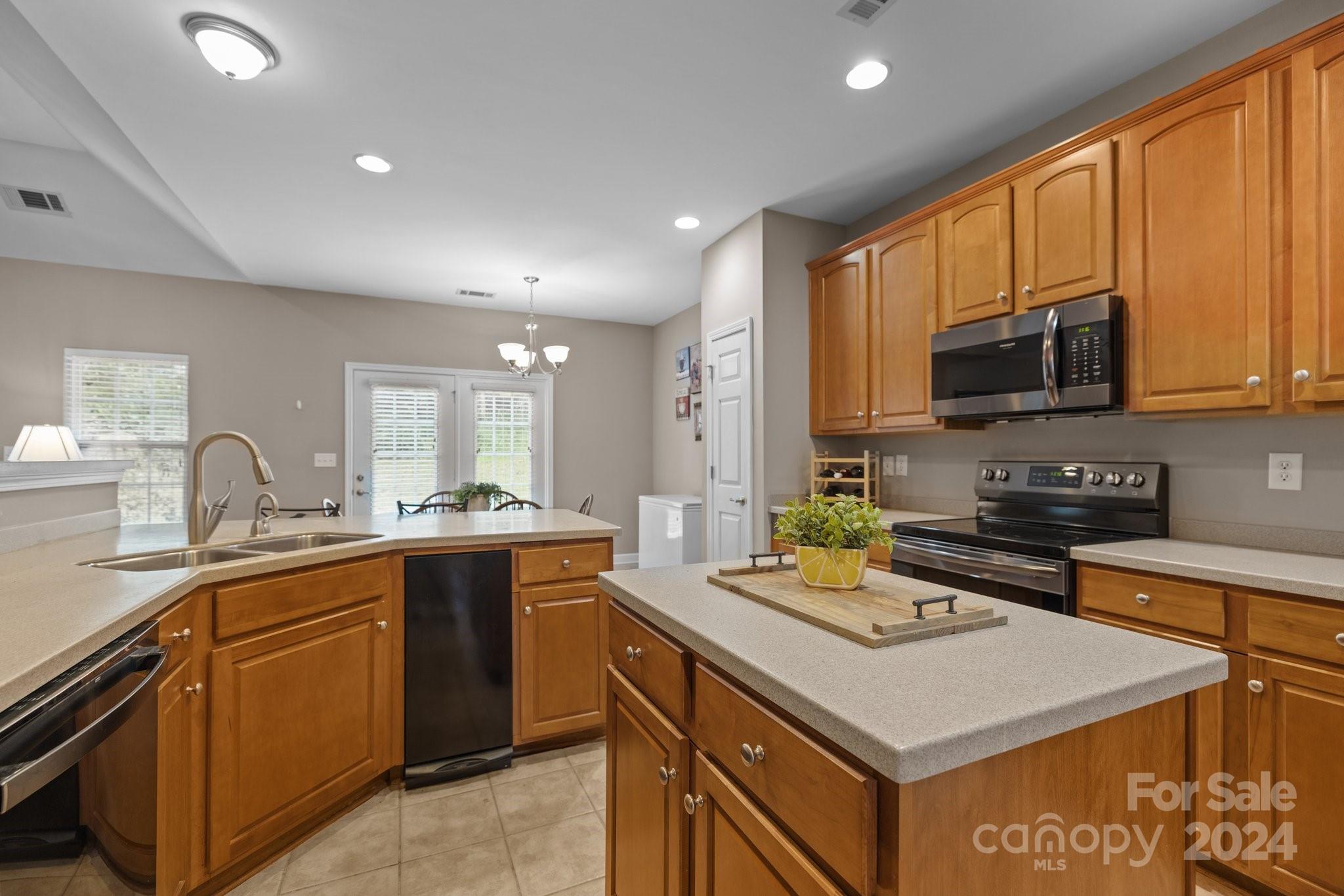 Chadwyck At Regent Park - Residential