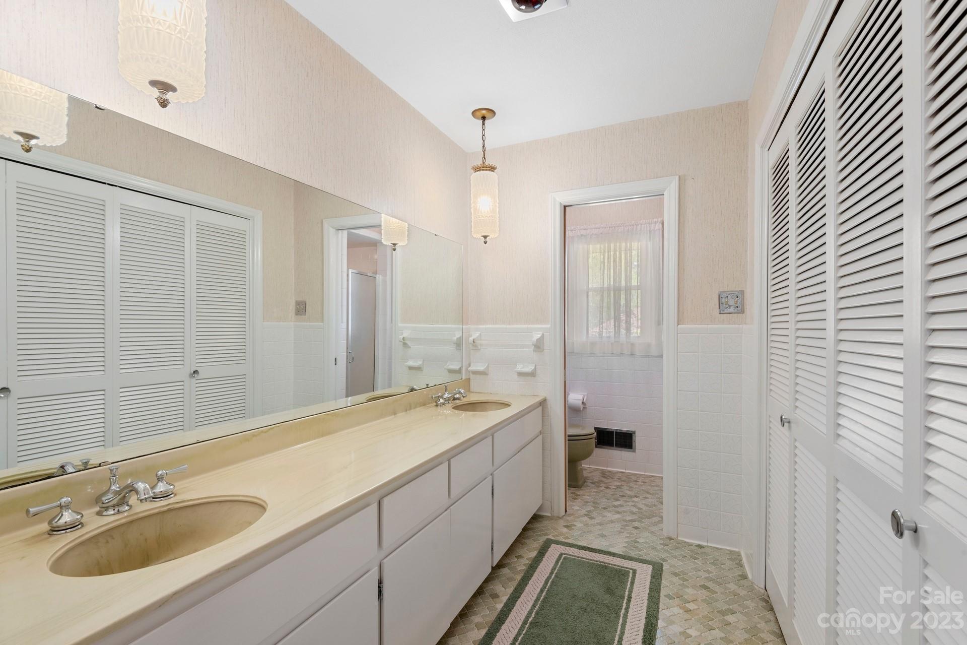 Country Club Estates - Residential