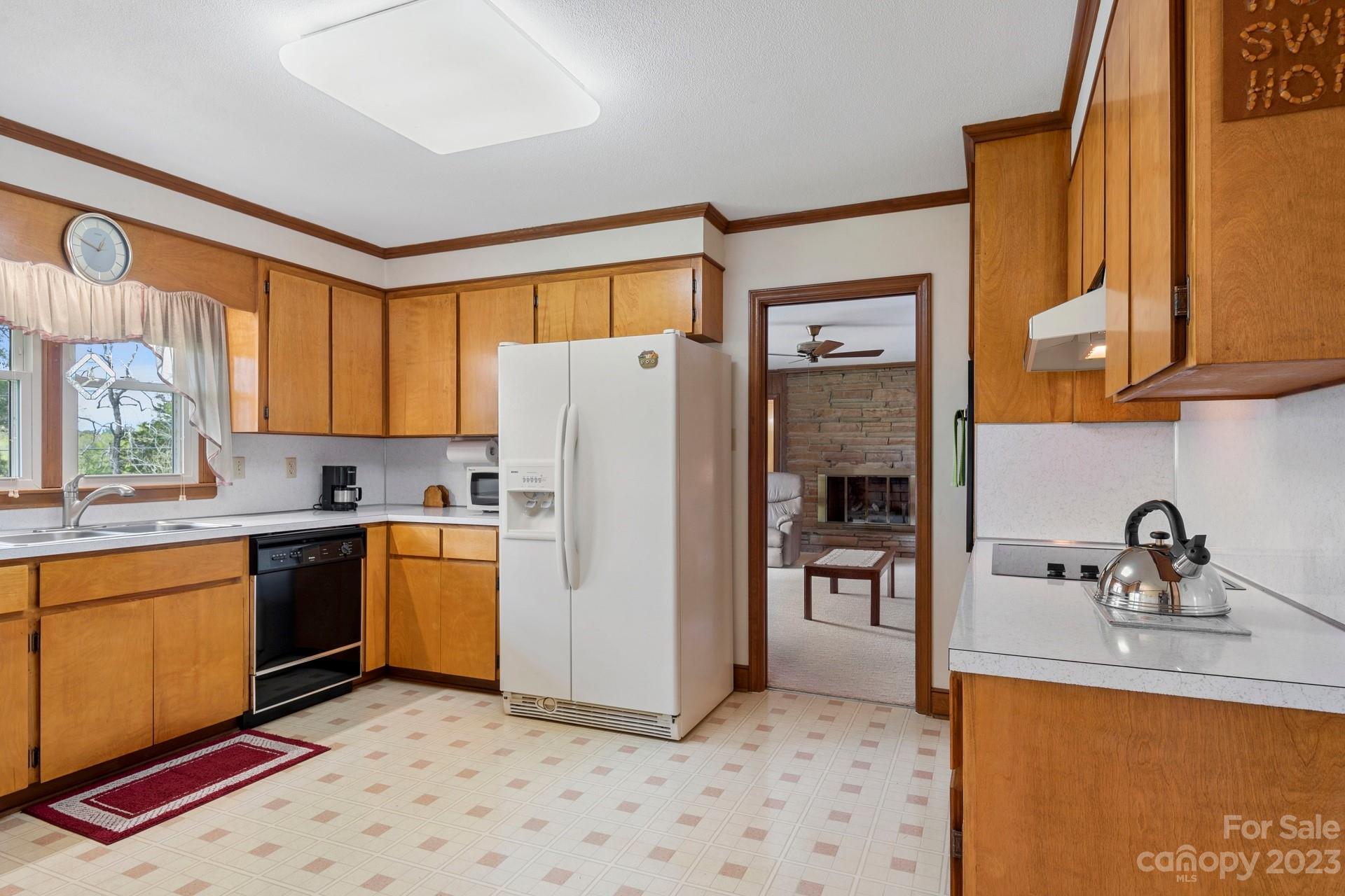 Country Club Estates - Residential