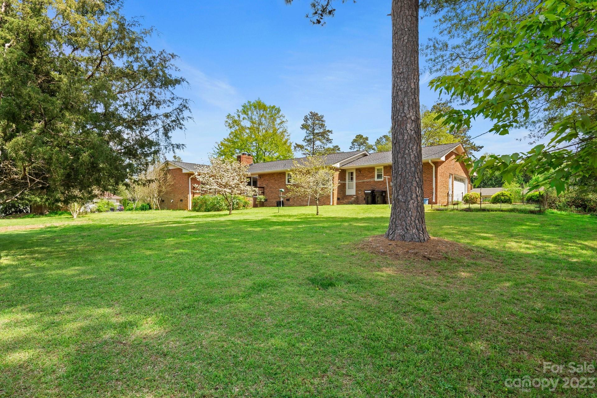 Country Club Estates - Residential