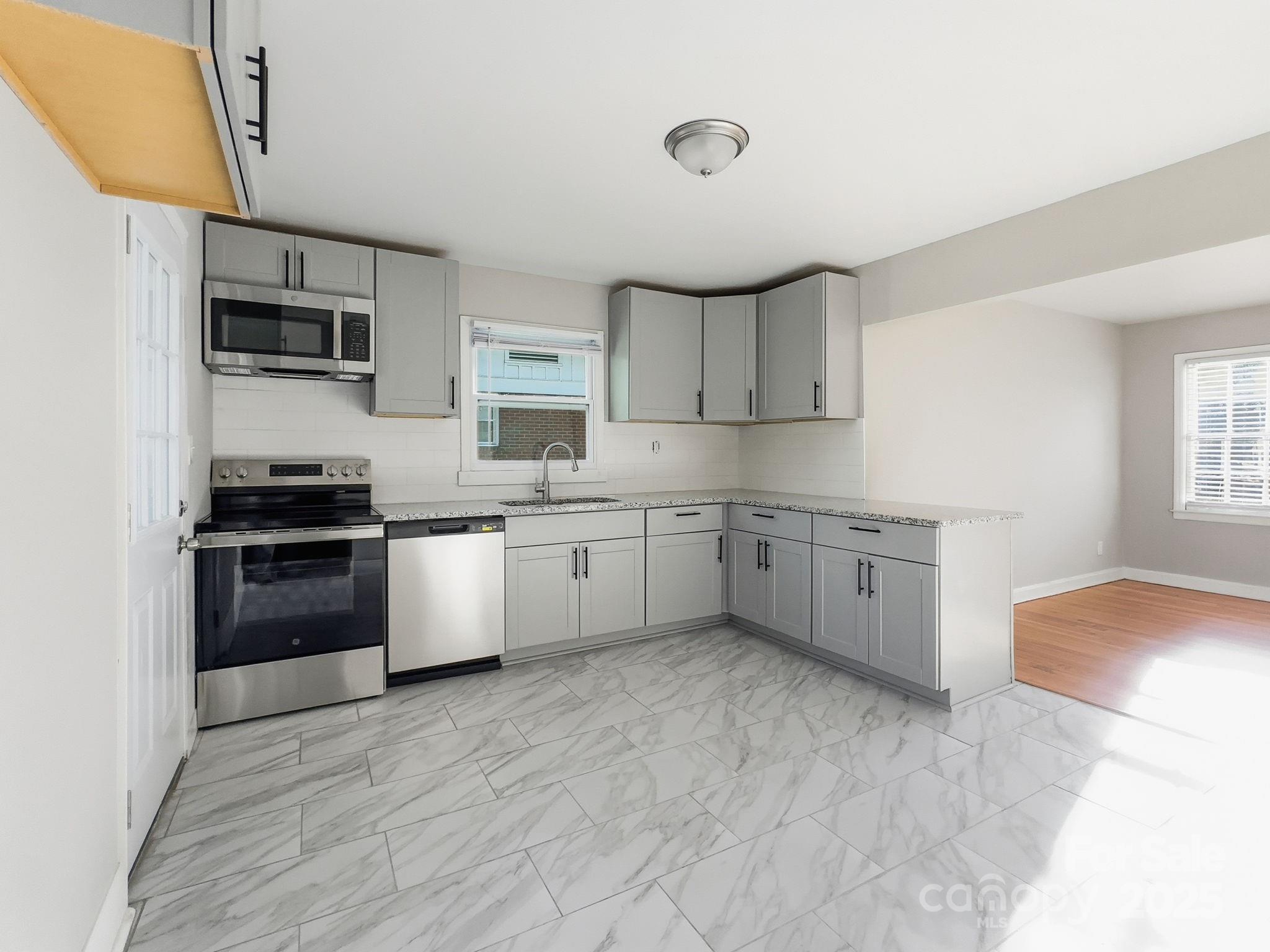 1420 Rollingwood Drive