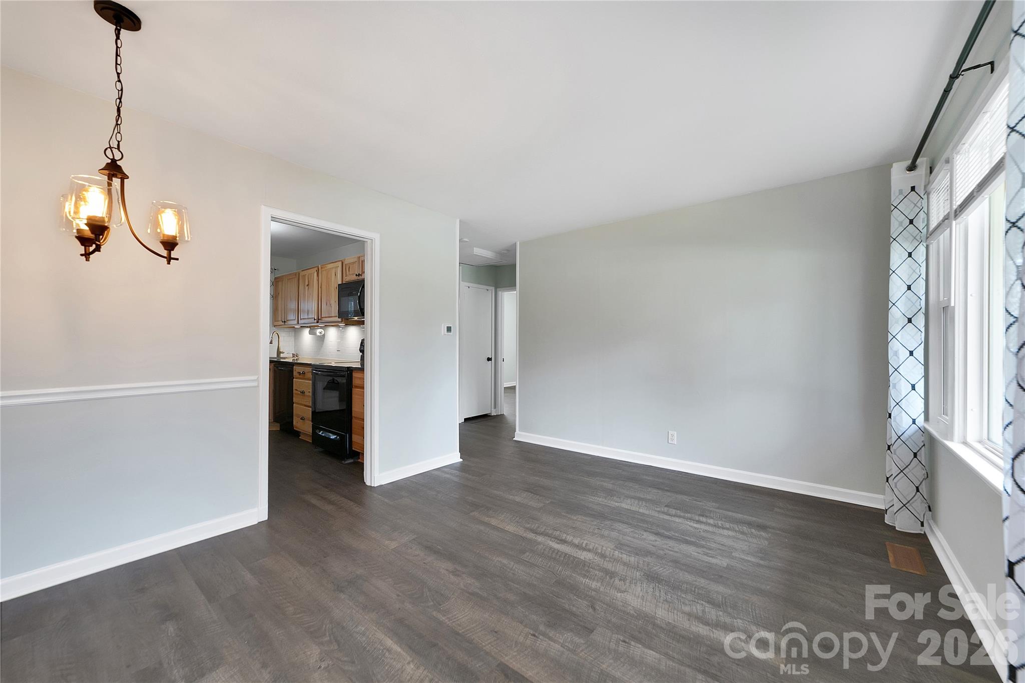 Sapphire Manor - Residential